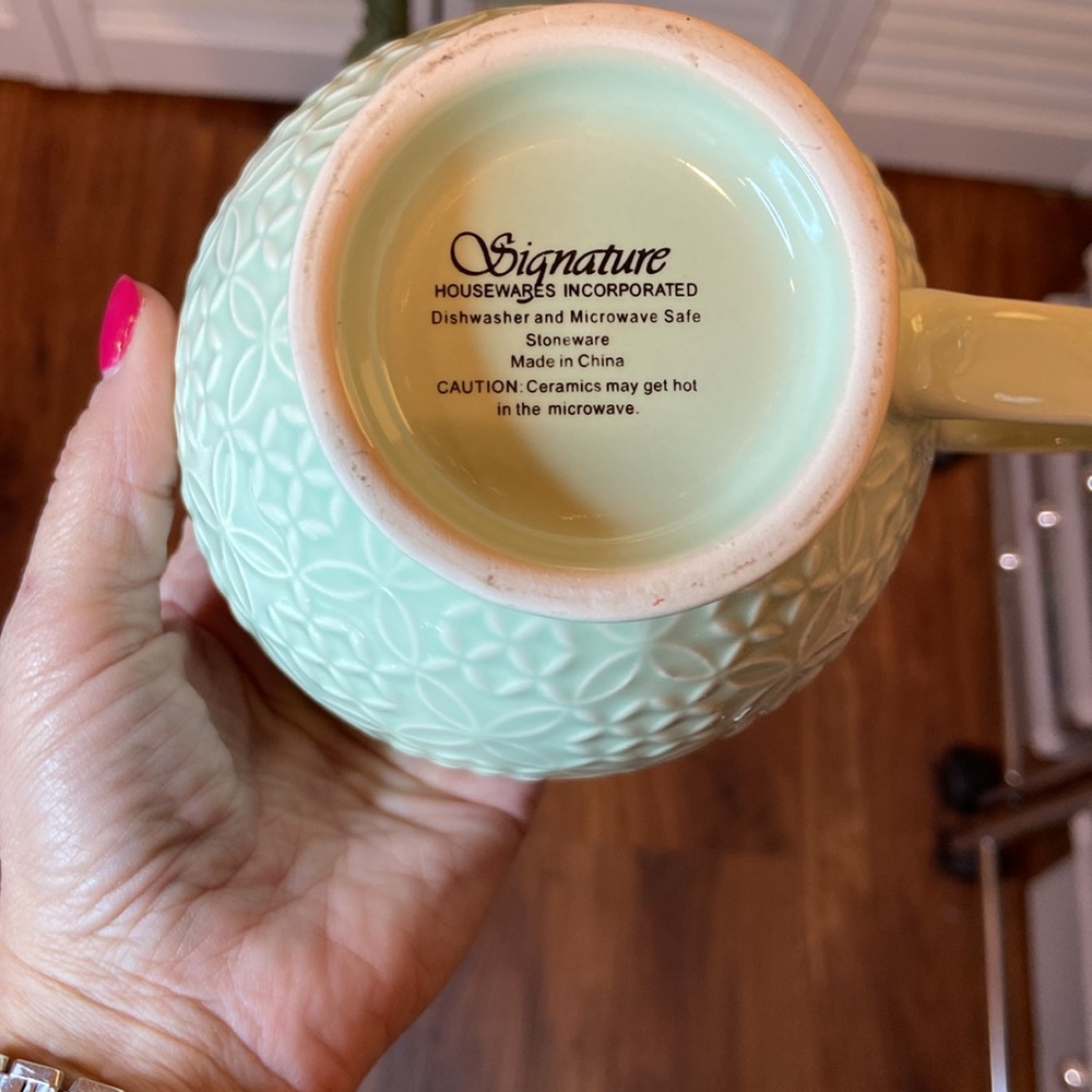 Signature Housewares extra large mugs•seafoam green outside•ivory & beige inside - Picture 4 of 6